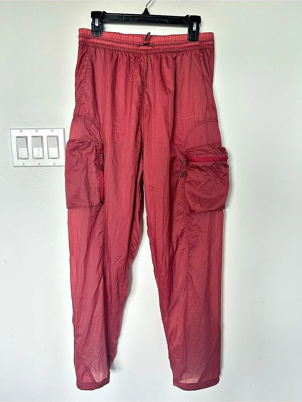 Outdoor Voices Desert Rose windbreaker Pant Nylon Cargo Joggers in Pink Size Med